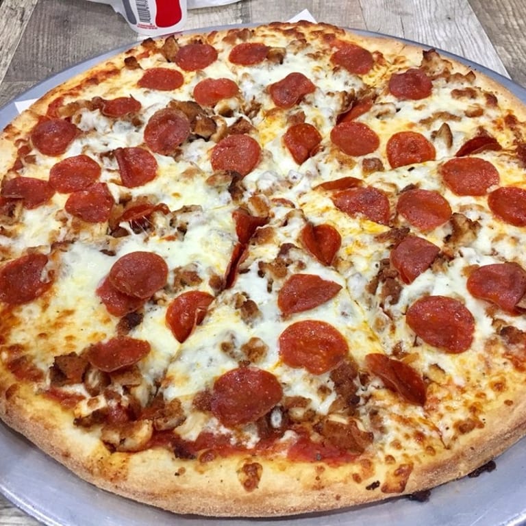 Meat Lovers Pizza: A Carnivore's Delight
