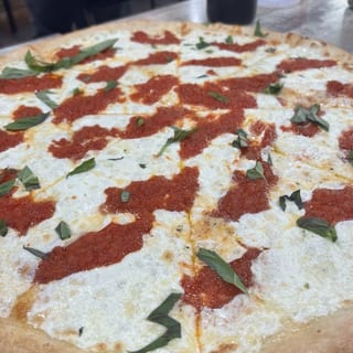 WHITE PIZZA 18"
